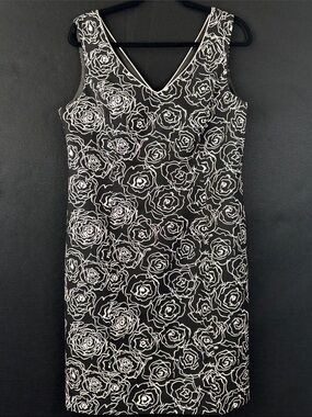 Precis Petit Sleeveless V-Neck Black Midi Dress with White Rose Print size 12/L